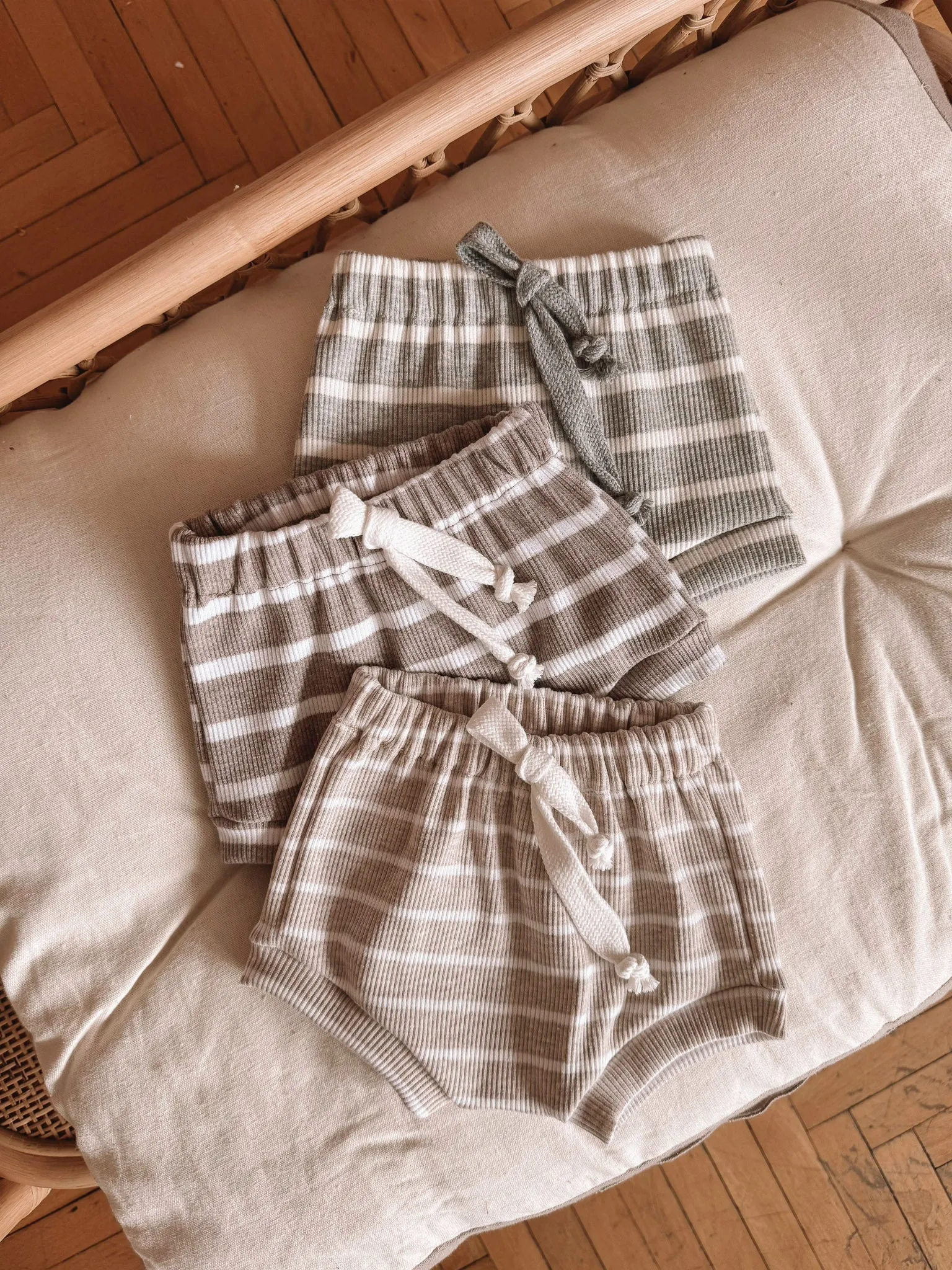 Baby boy shorts / stripes