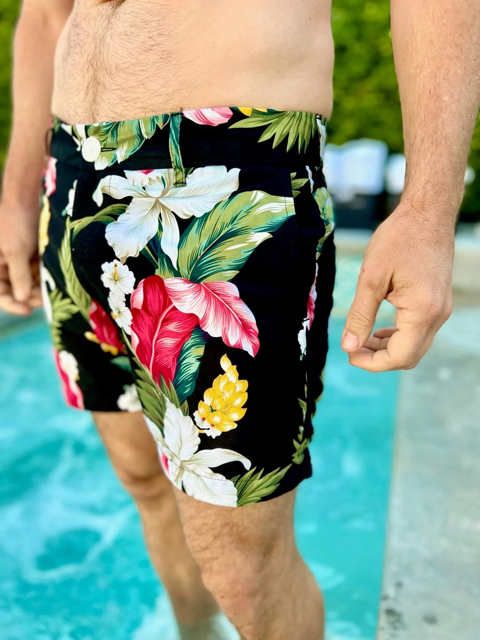 black hibiscus short