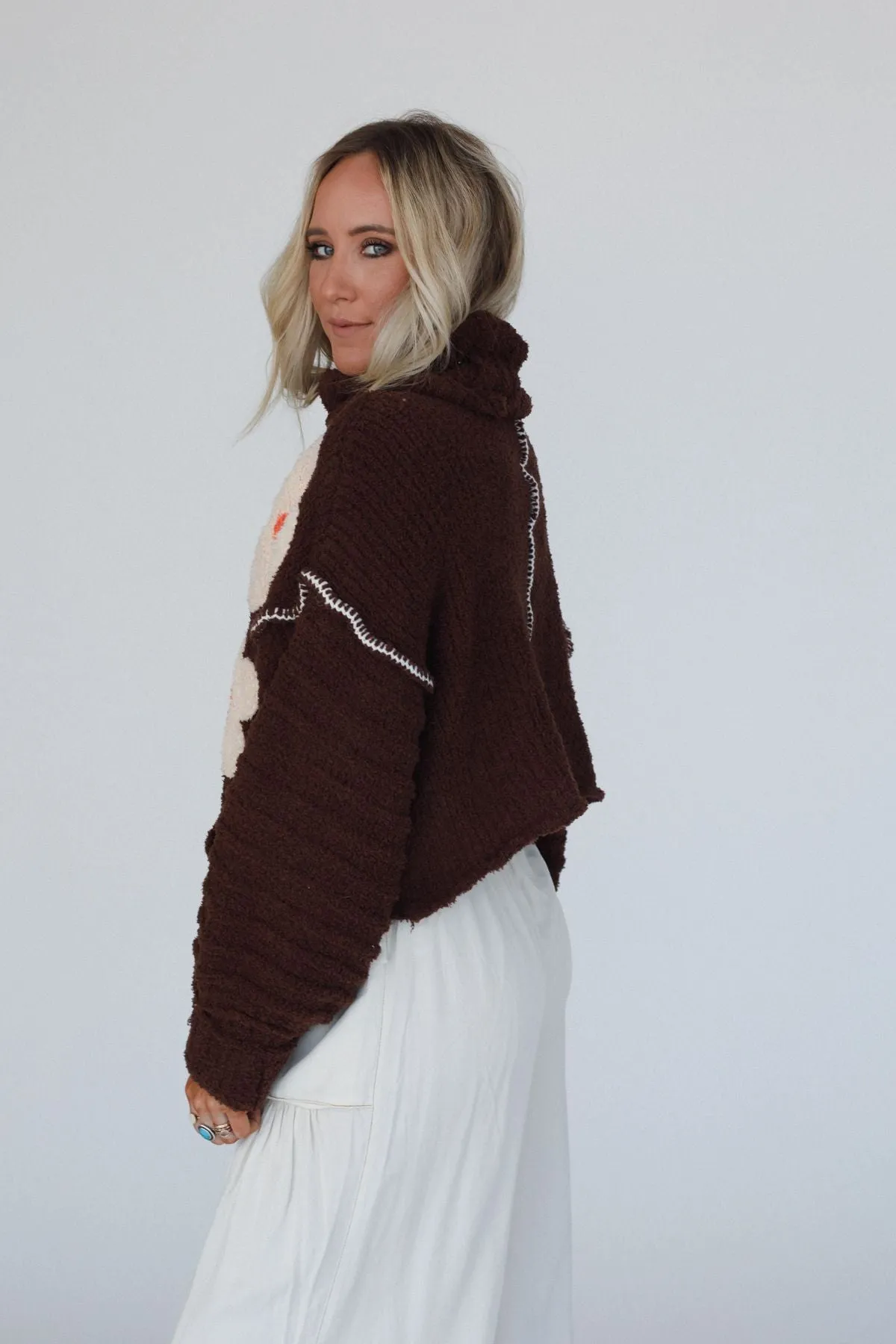 Petal Warmth Sweater - Brown