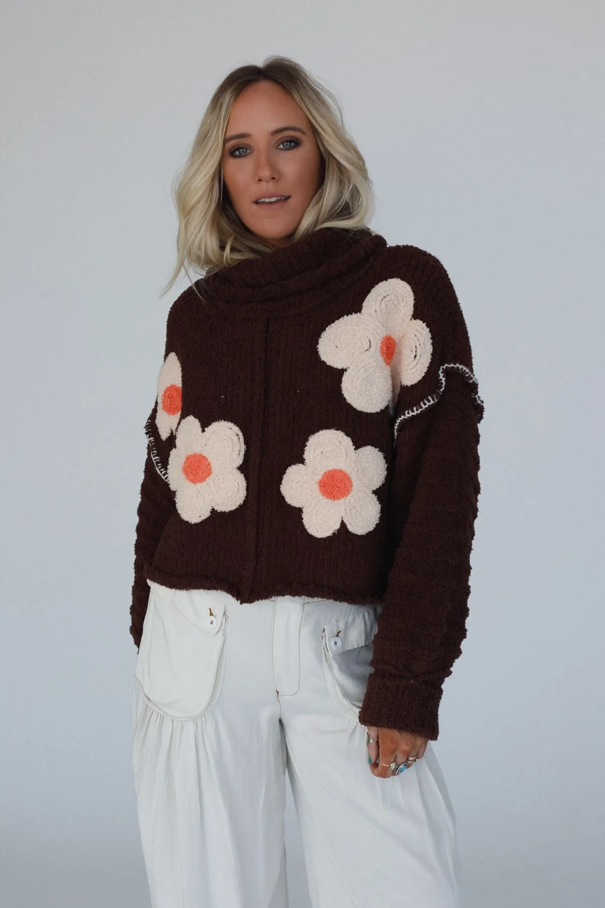 Petal Warmth Sweater - Brown