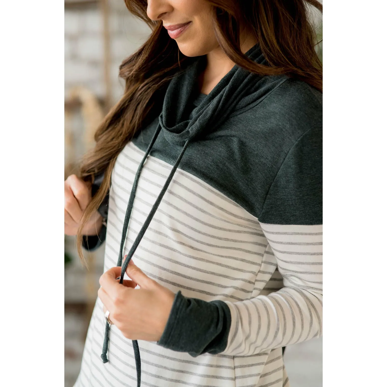 Solid Shoulder Striped Cowl Neck Sweatshirt