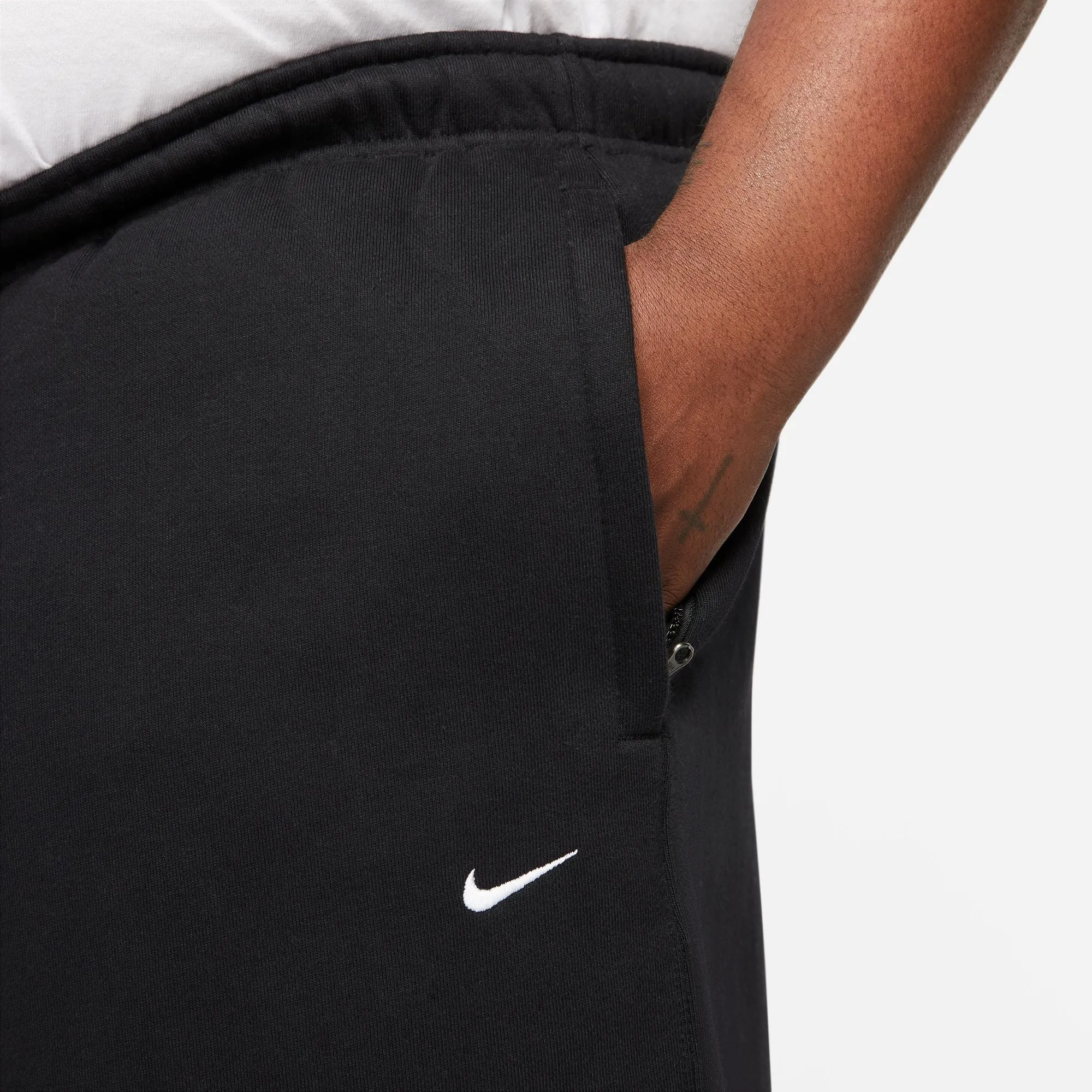 SOLO SWOOSH PANTS "BLACK"